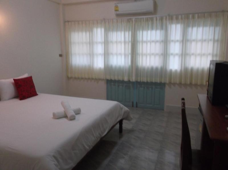 Albatross Guesthouse @ Thungwualaen Beach Pathiu Eksteriør billede