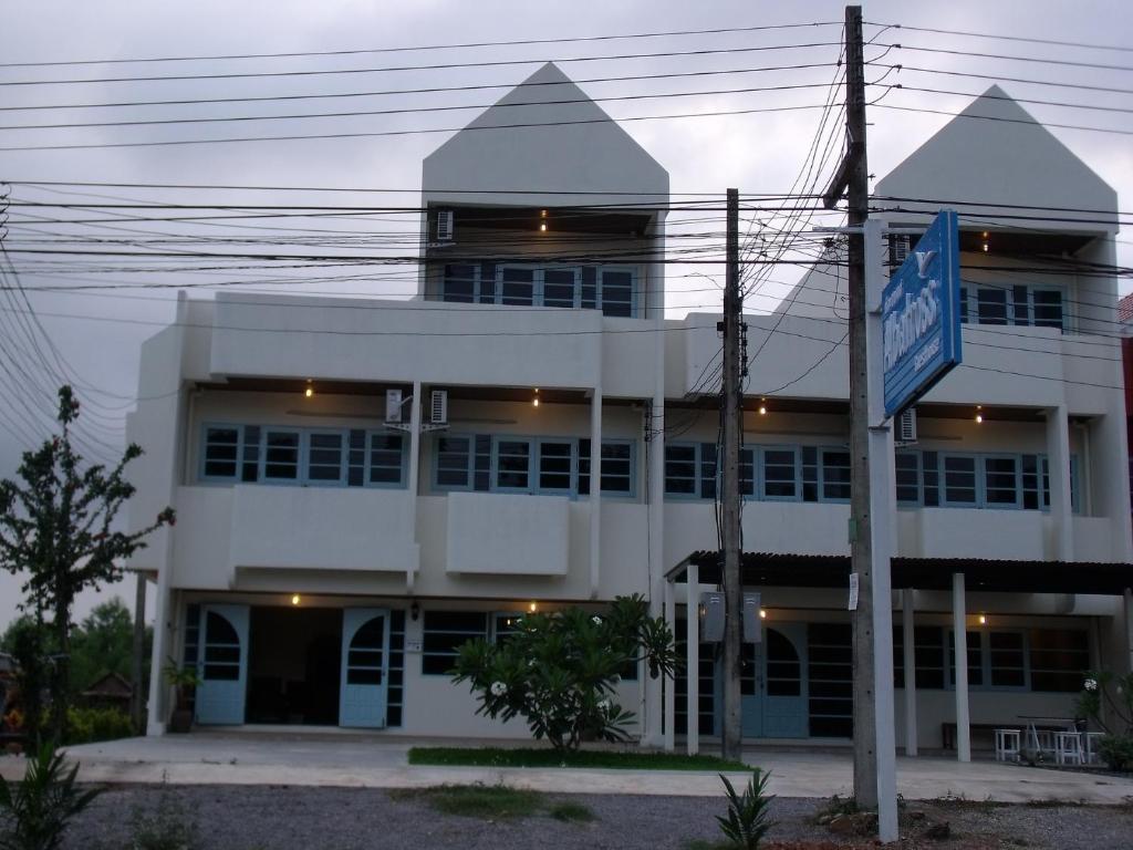 Albatross Guesthouse @ Thungwualaen Beach Pathiu Eksteriør billede