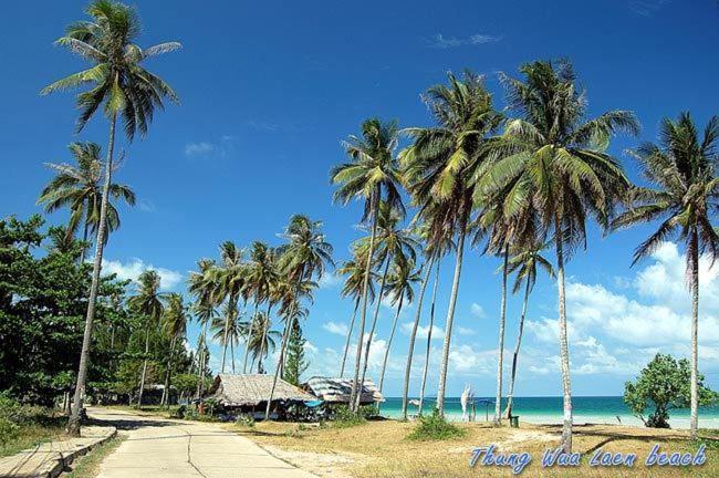 Albatross Guesthouse @ Thungwualaen Beach Pathiu Eksteriør billede