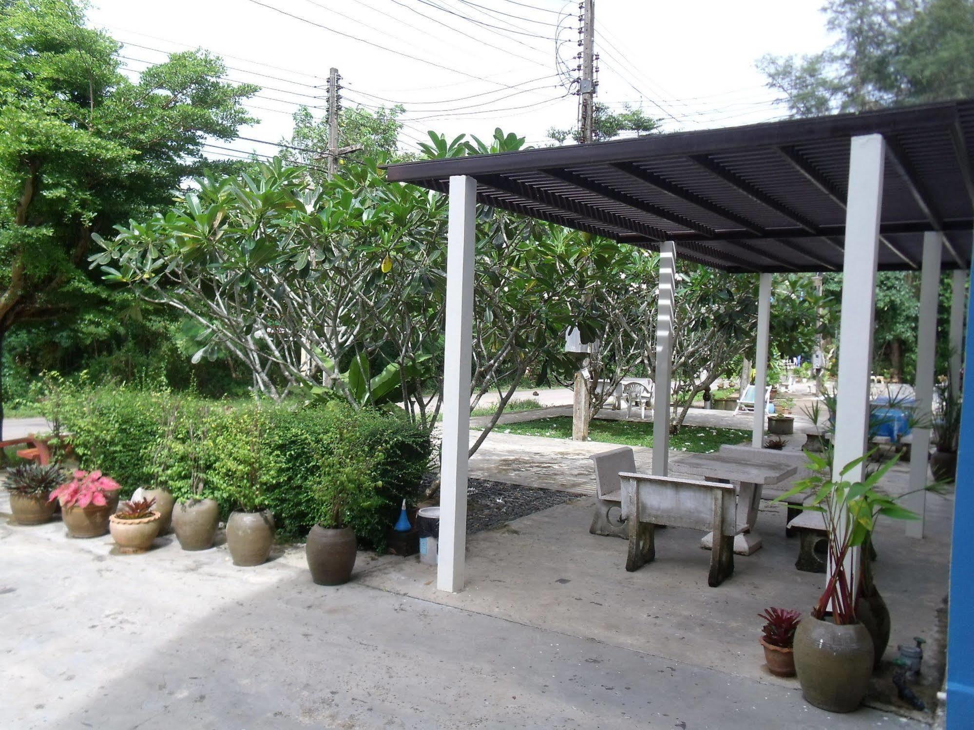 Albatross Guesthouse @ Thungwualaen Beach Pathiu Eksteriør billede